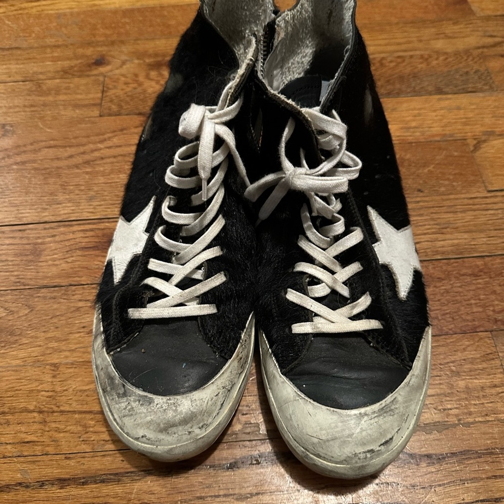 GOLDEN GOOSE size 9 Black and White High-Top Sneakers with Star Design